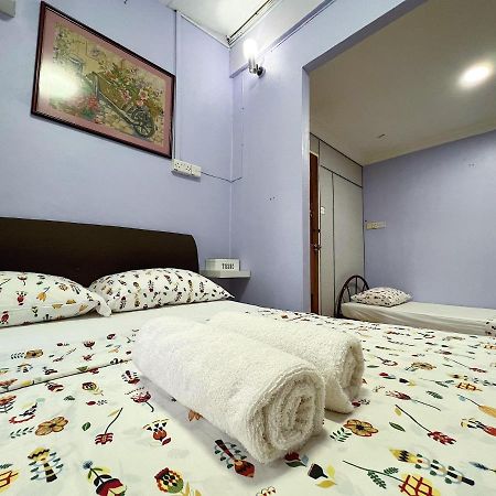 Merdeka Guest House 2 Kuching Bagian luar foto