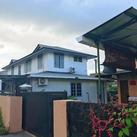 Merdeka Guest House 2 Kuching Bagian luar foto