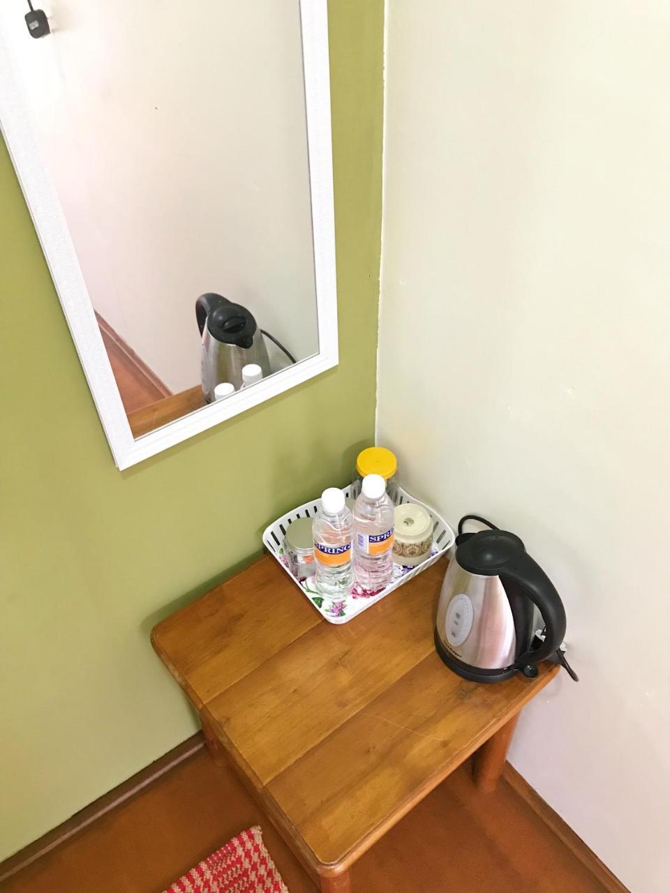 Merdeka Guest House 2 Kuching Bagian luar foto